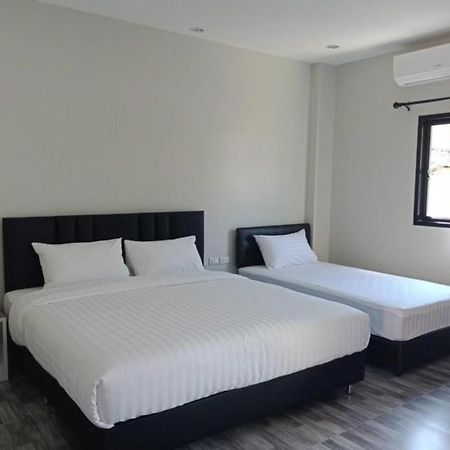 Oyo 259 Baan Napatr Hotel Pantai Bang Tao Luaran gambar