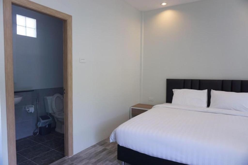 Oyo 259 Baan Napatr Hotel Pantai Bang Tao Luaran gambar